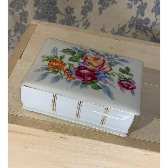VTG Book Shaped Lidded Trinket Box Hand Painted Floral Japan - Picture 3 of 8